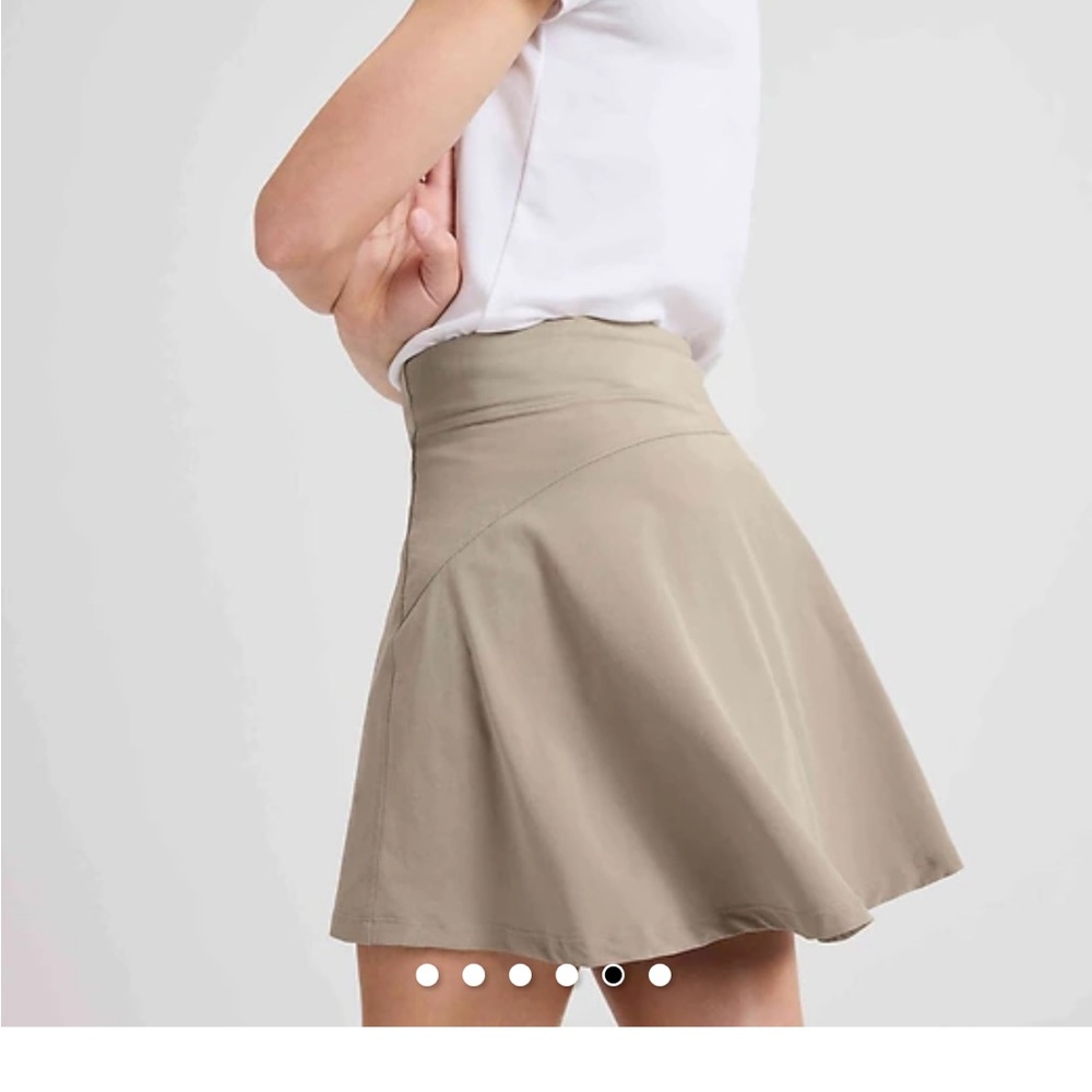 Athleta Girl School Days Uniform Pleated Day Skort in Brownstone Beige Size 7